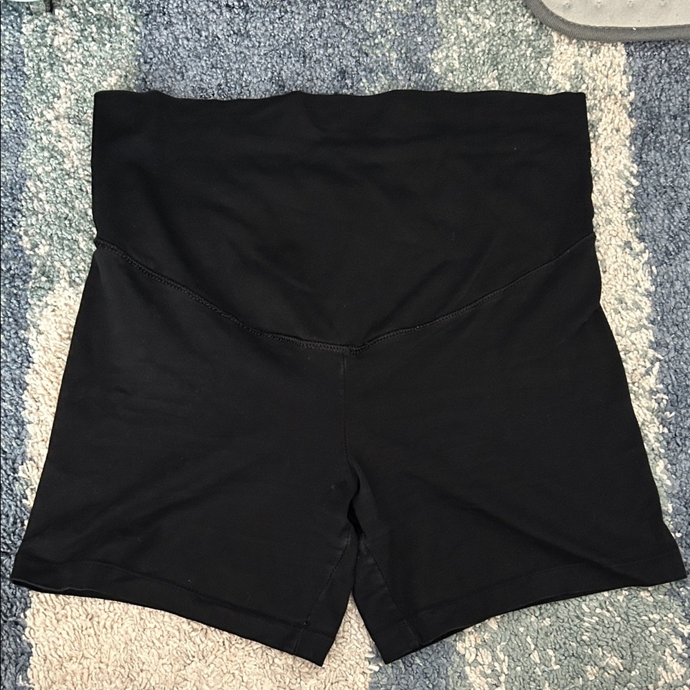 Old Navy Black High-Waist Maternity Stretch Shorts